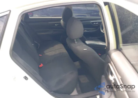 2015 Nissan Altima 2.5 S z USA, uszkodzony, nr VIN 1N4AL3AP9FC473868